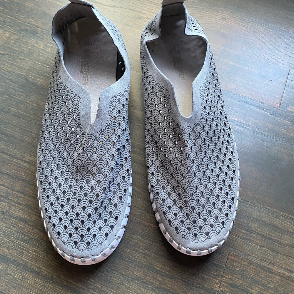Ilse jacobson gray Tulip slip on shoes  sz 40 (sz 8.5  USA)